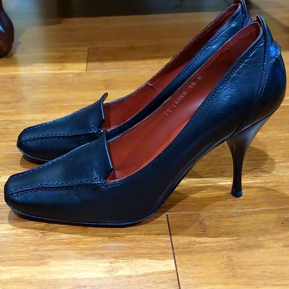 Donald J. Pliner Shoes - NEW Donald J Pliner Couture Italian Pumps